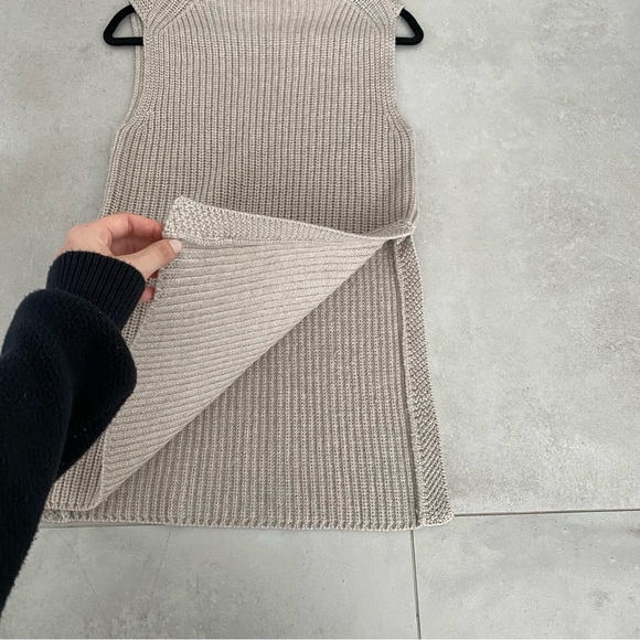 Sleeveless knit sweater - Picture 5 of 6